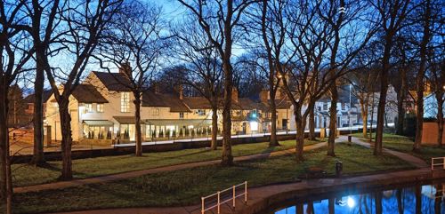 Image of Georges in Worsley